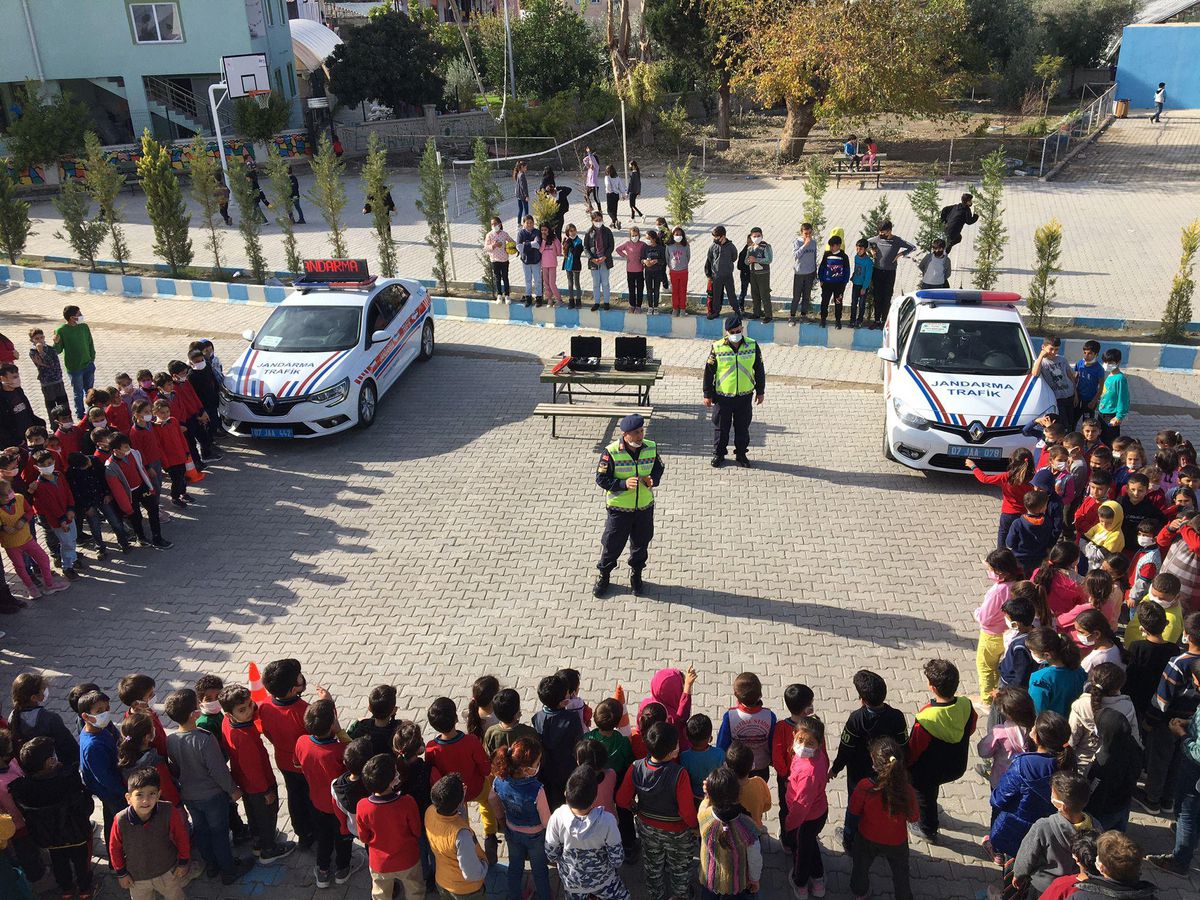 Son dakika haberi! Kaş\'ta jandarma ekipleri öğrencilere trafik eğitimi verdi