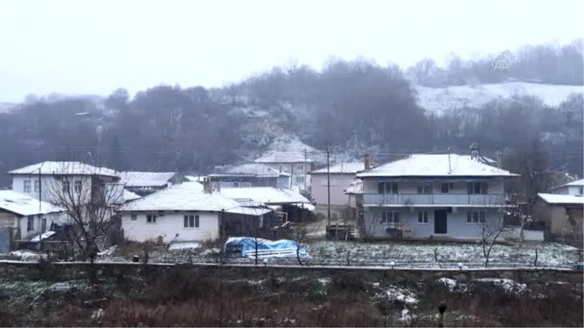 KIRKLARELİ - Trakya'nın yüksek kesimlerinde kar yağışı devam ediyor