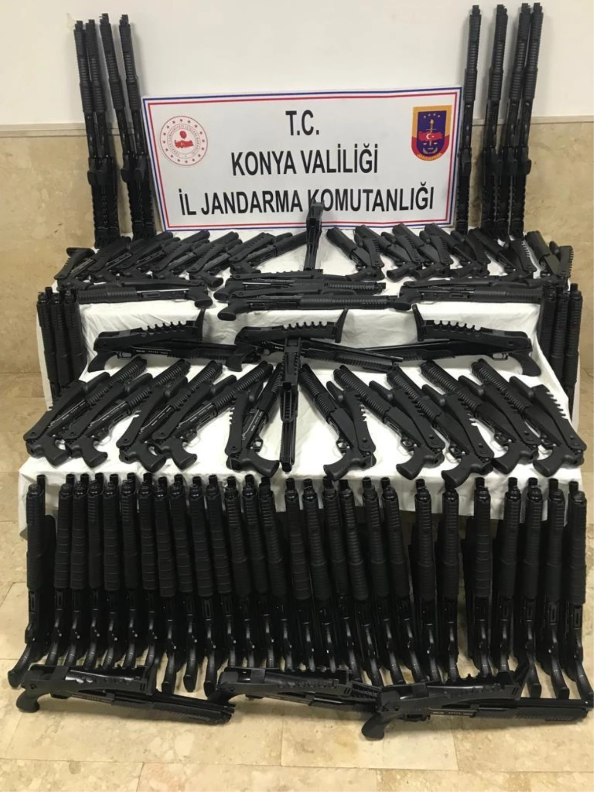 Son dakika! Konya\'da silah kaçakçılığı operasyonunda 90 av tüfeği ele geçirildi