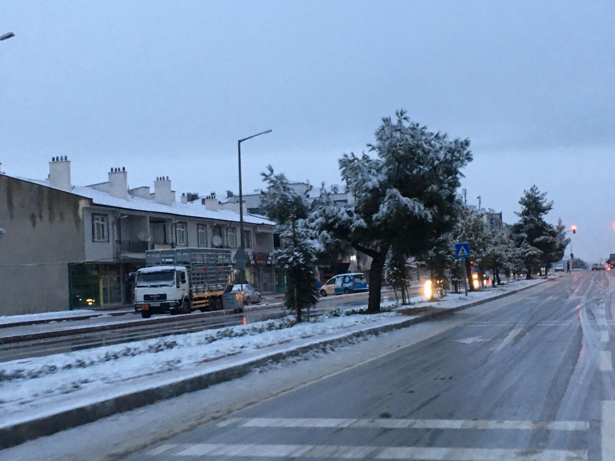 Kulu\'ya mevsimin ilk karı yağdı