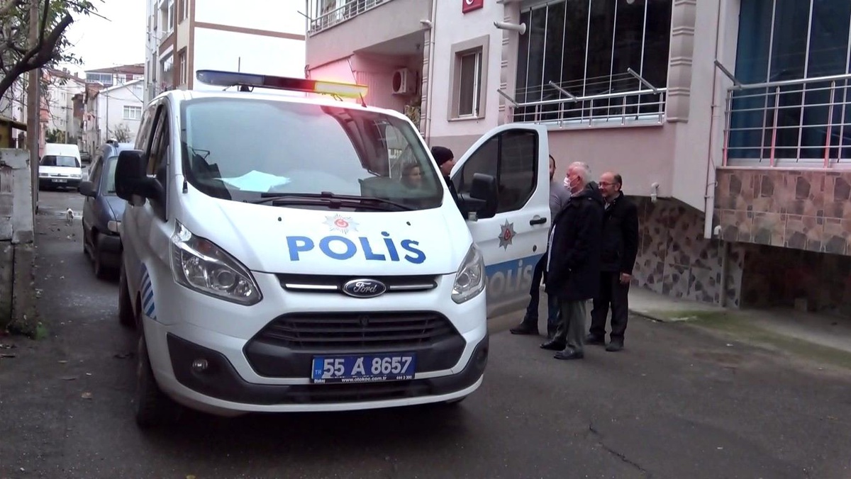 Son dakika haber! Mahsur kalan kedi için polis ve itfaiye ekipleri seferber oldu
