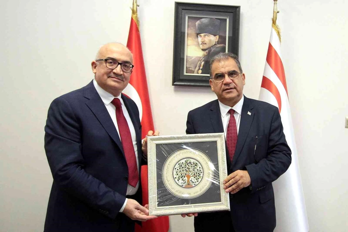 Son dakika haberi... Manisa CBÜ Rektörü Prof. Dr. Ataç KKTC Başbakanı Sucuoğlu ile buluştu