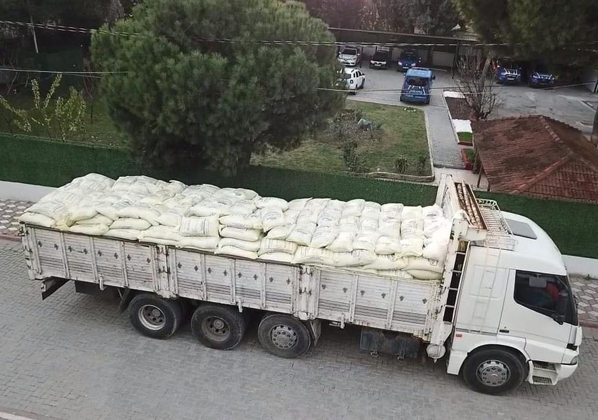 Manisa\'da 35 ton sahte gübre ele geçirildi
