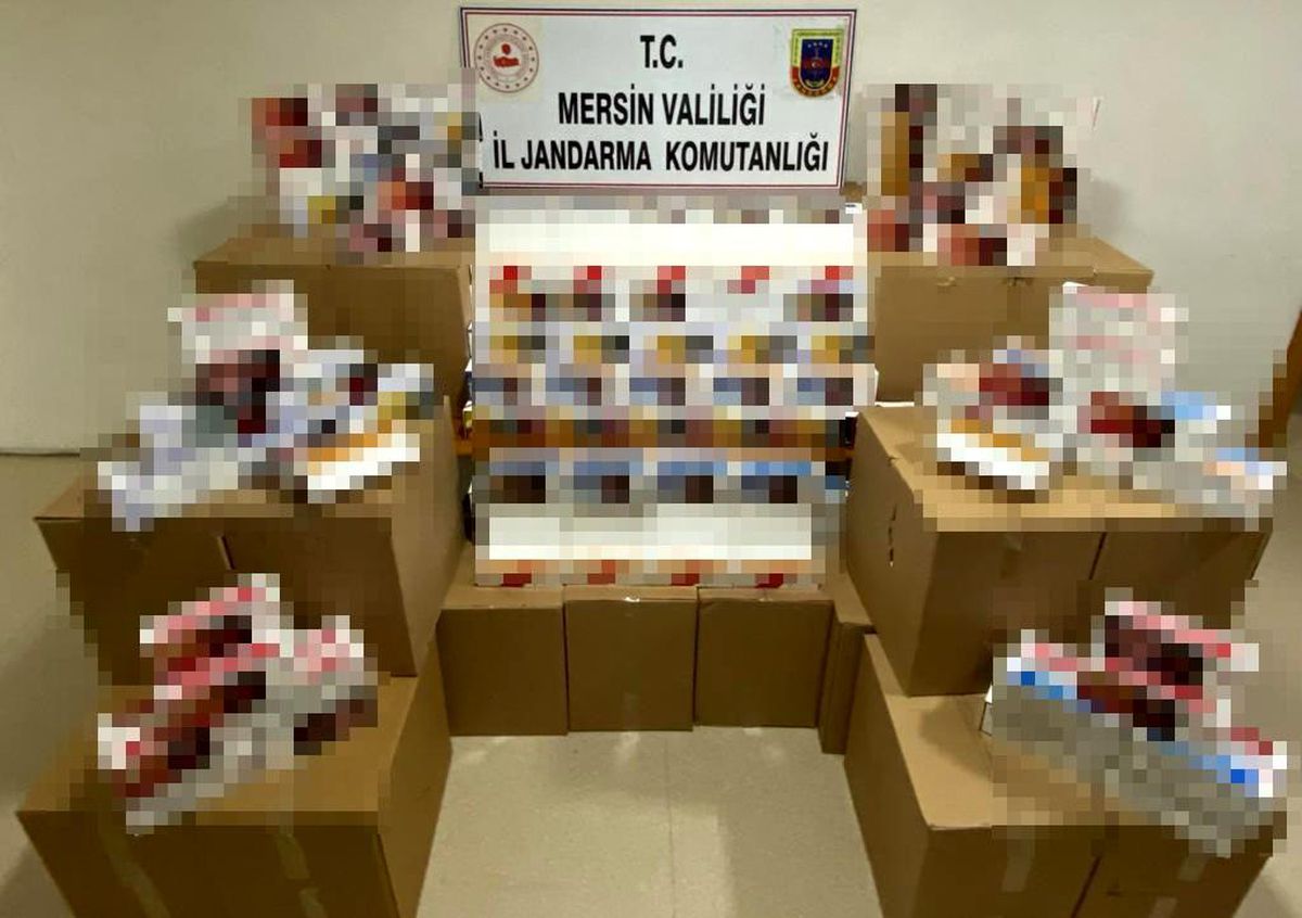 Mersin\'de bir araçta 350 bin adet makaron ele geçirildi