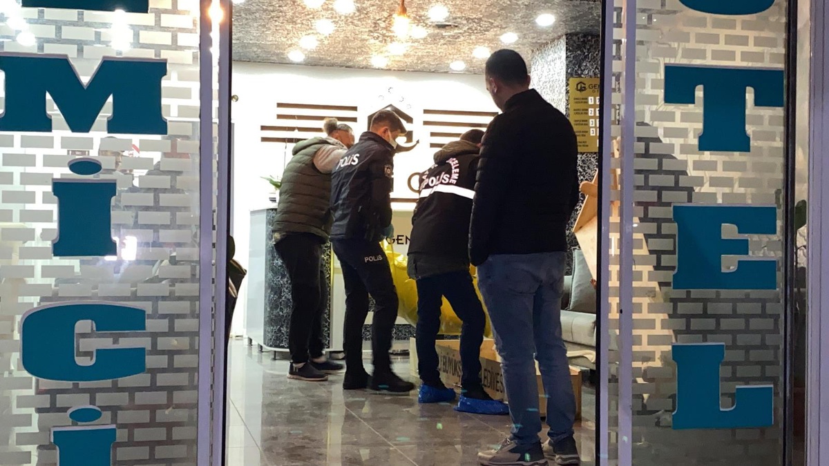 Son dakika haberi! Otel odasında ölü bulunan yabancı uyruklu kadının katil zanlısını annesi ele verdi