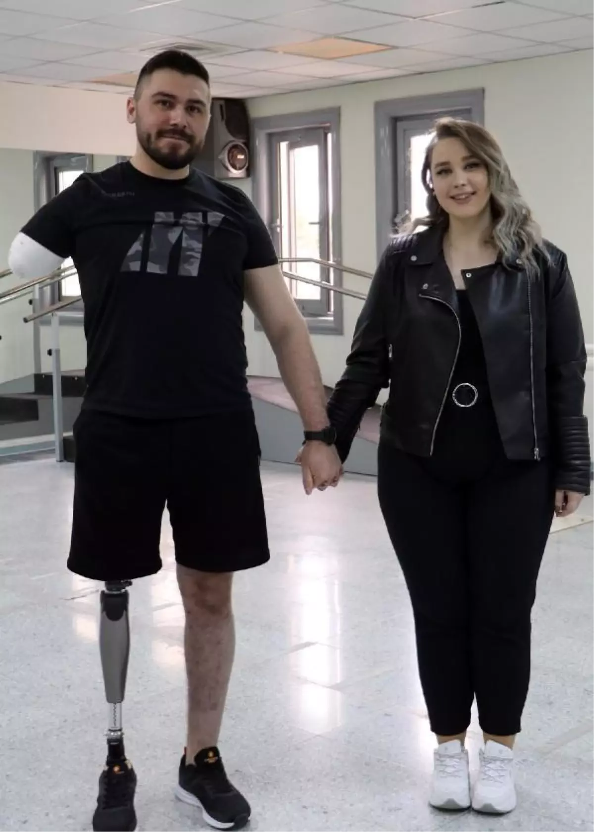 Pençe-Şimşek\' gazisi protez bacakla yürümeye başladı