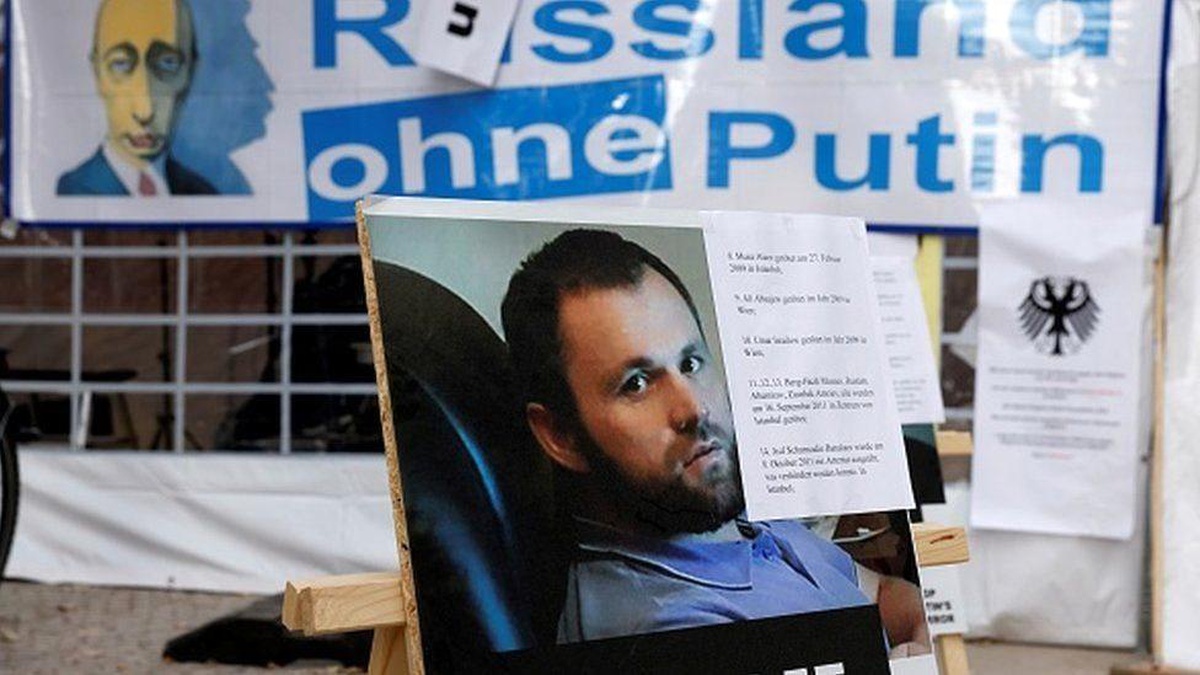 Rusya, iki diplomatının ülkeden ayrılmasını isteyen Almanya\'ya misilleme uyarısında bulundu