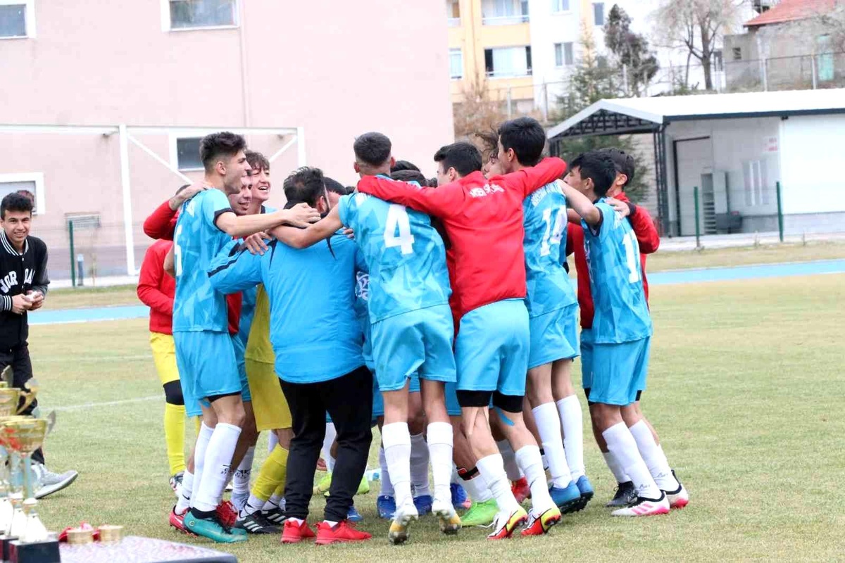 Şampiyon Fevziye Memduh Güpgüpoğlu Spor Lisesi