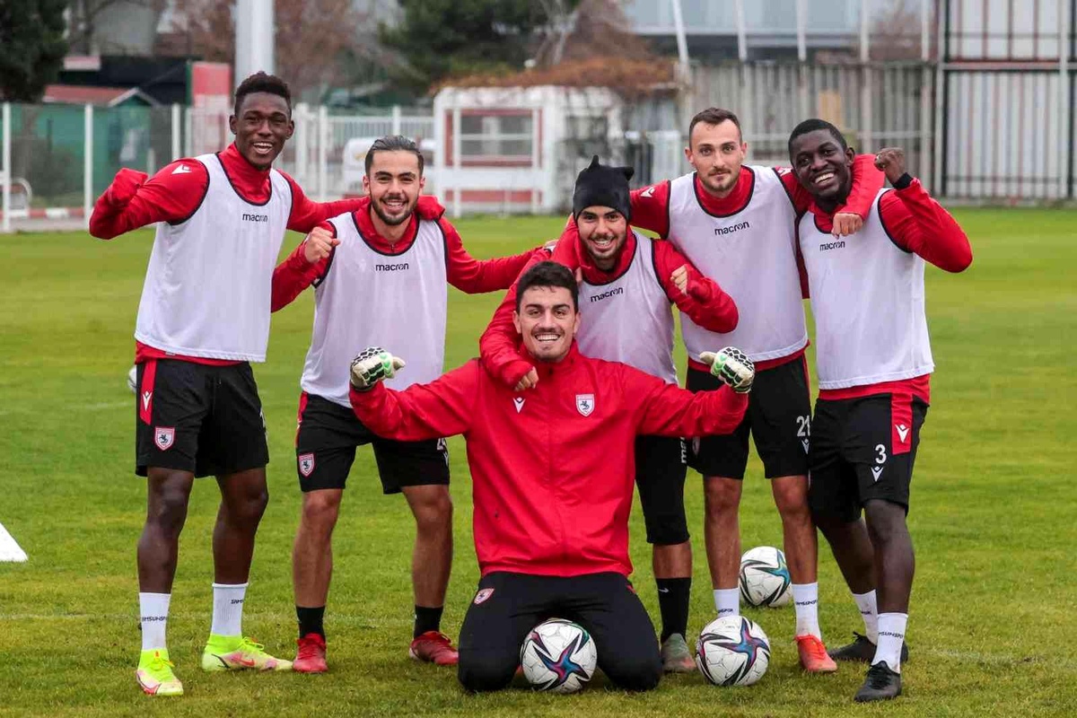 Samsunspor\'un yabancıları futbola \'yabancı\'