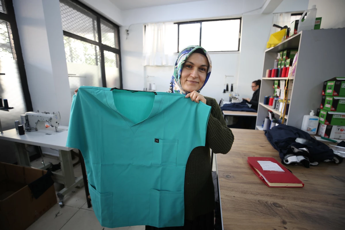 Tekstil işçisi kadın kurduğu atölyeyle işveren olmanın mutluluğunu yaşıyor