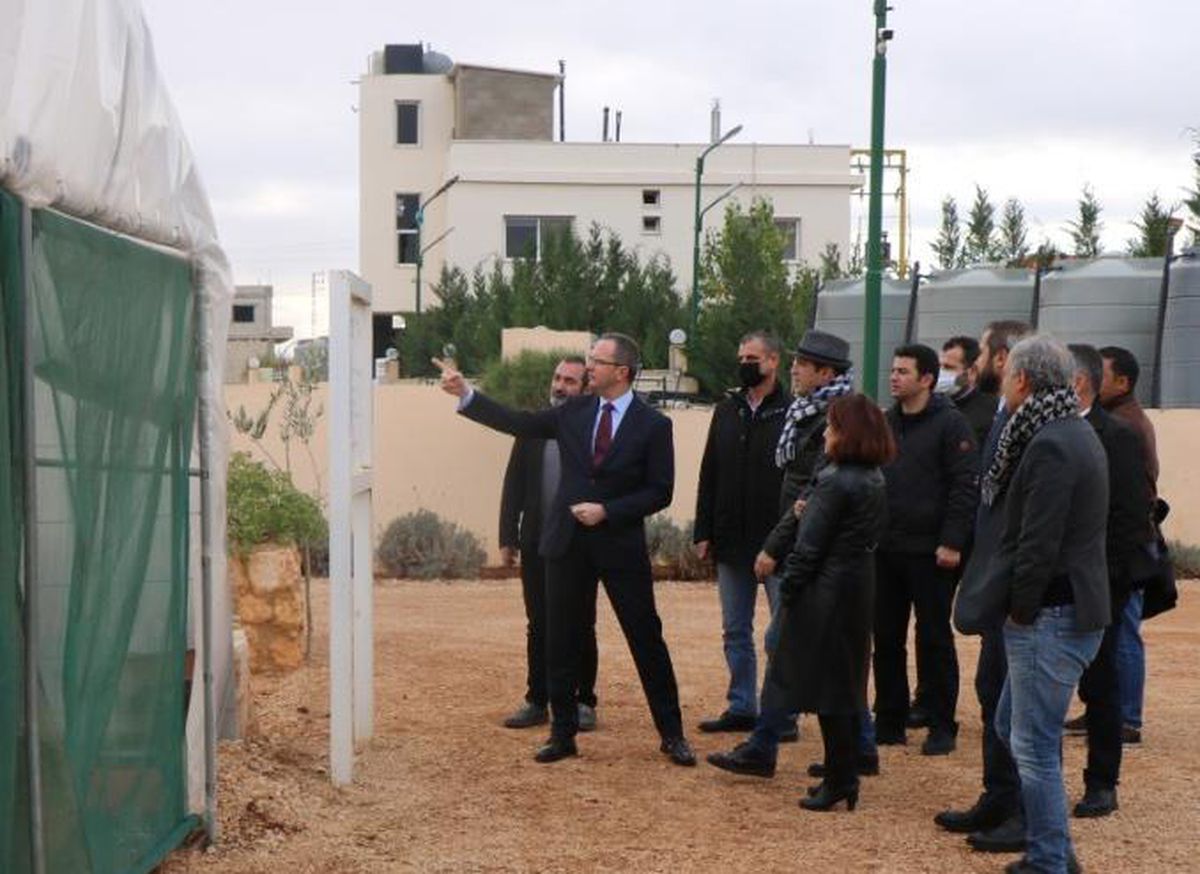 Türkiye\'nin Beyrut Büyükelçisi Ulusoy, Baalbek\'teki eğitim merkezini ziyaret etti