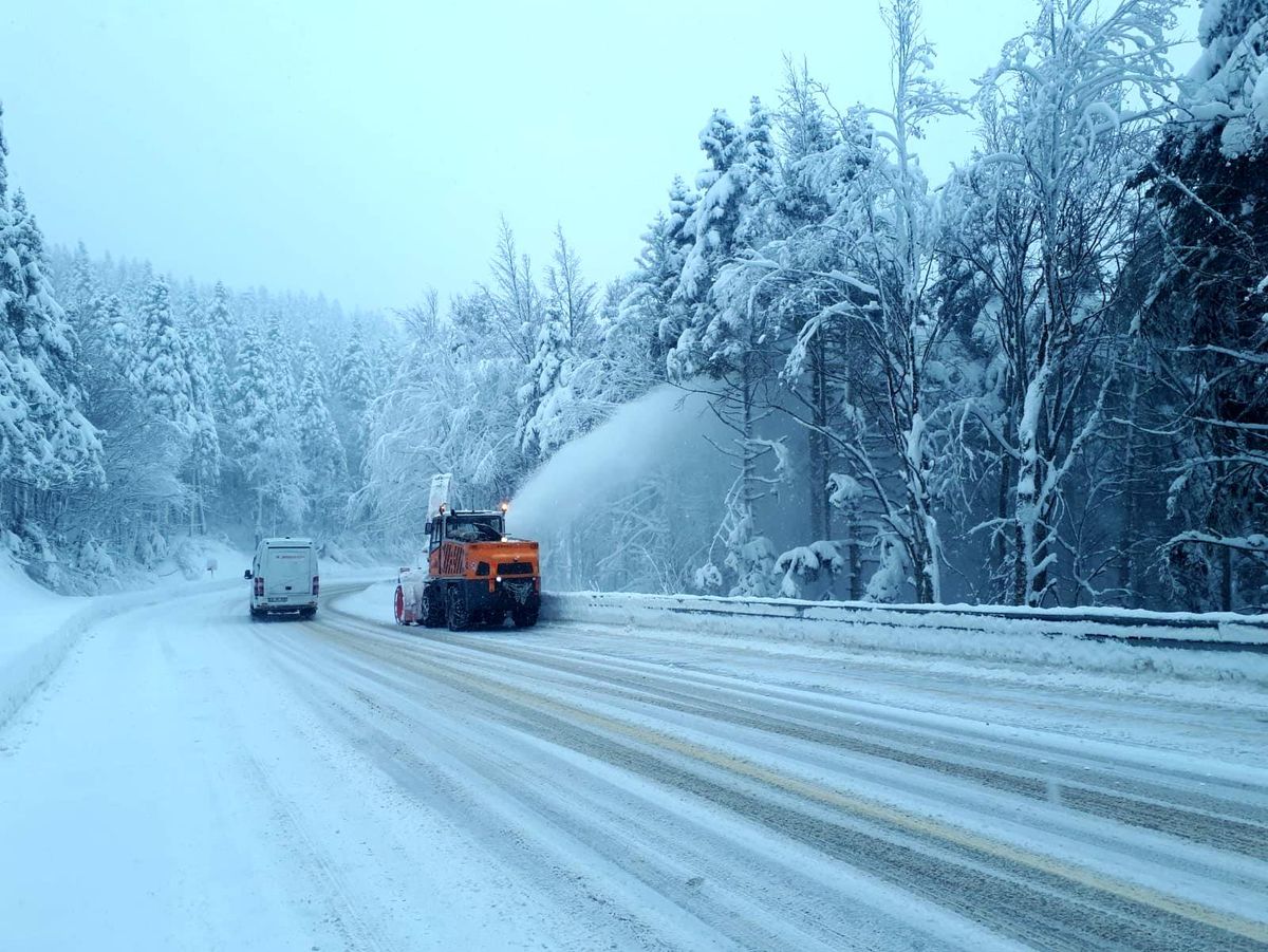 Uludağ'da kar kalınlığı 40 santimetreye ulaştı