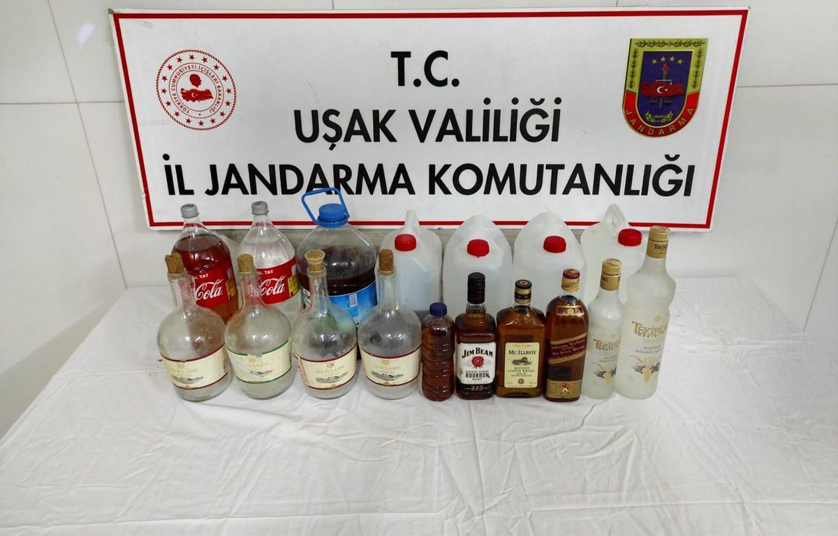 Uşak\'ta yaklaşık 30 litre sahte içki ele geçirildi