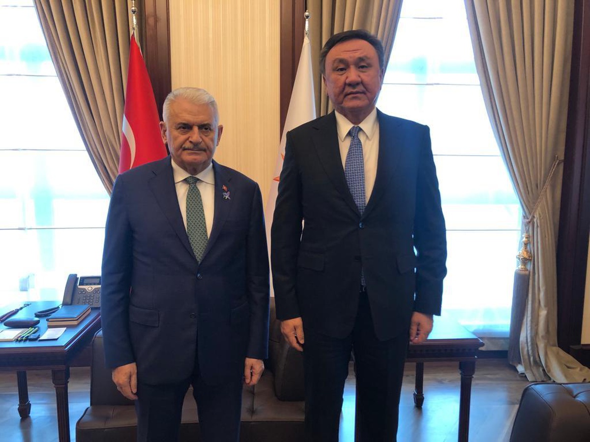 AK Parti Genel Başkanvekili Yıldırım, Kırgızistan\'ın Ankara Büyükelçisi Ömüraliyev ile görüştü