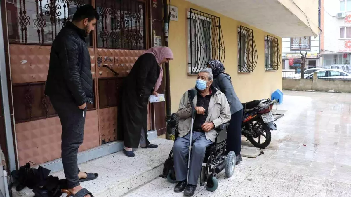 Akülü sandalyesine Yunusemre Belediyesi ile kavuştu