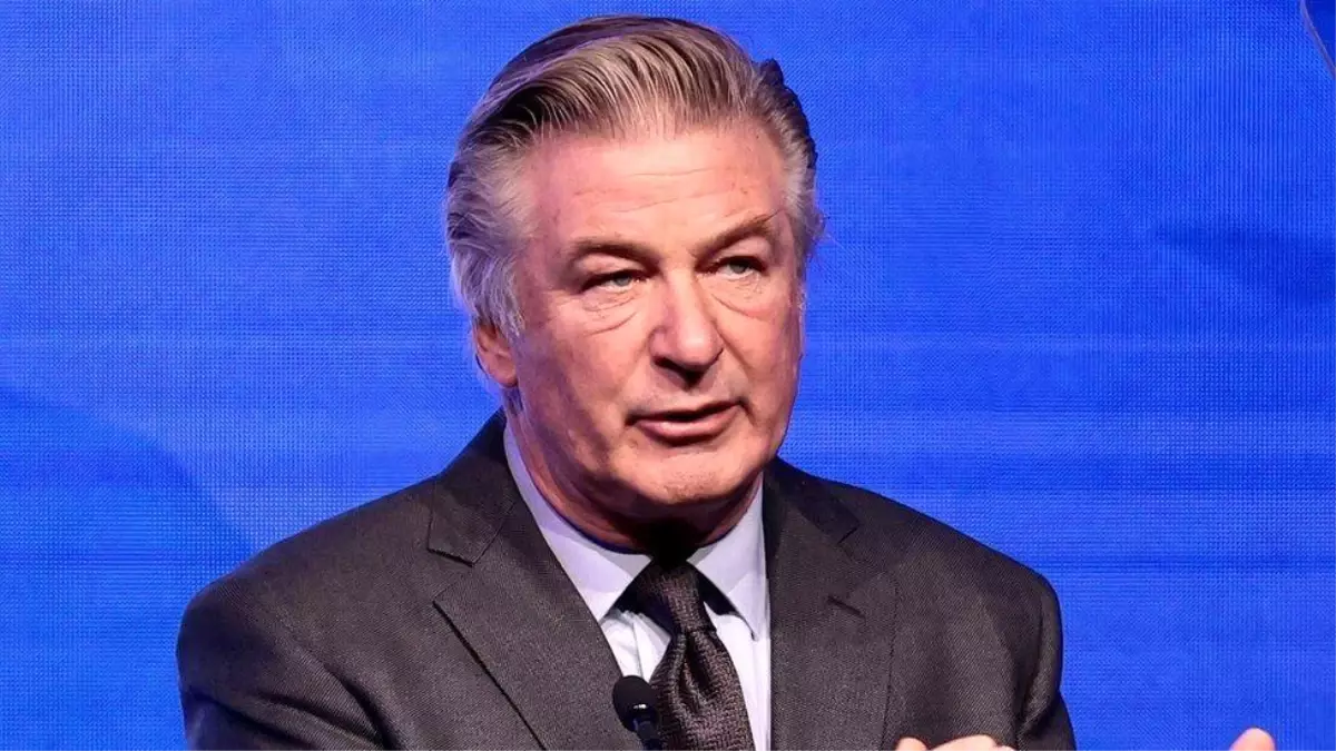 Alec Baldwin\'in telefonuna Rust\'ın setinde yaşanan ölümden ötürü arama emri çıkarıldı