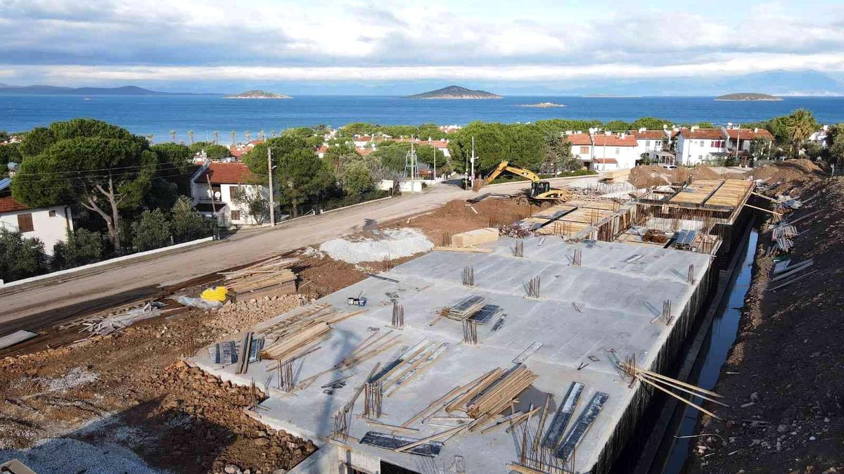 Ayvalık Belediyesi Sebahat Cihan Şişman yaşlı bakımevi hızla yükseliyor