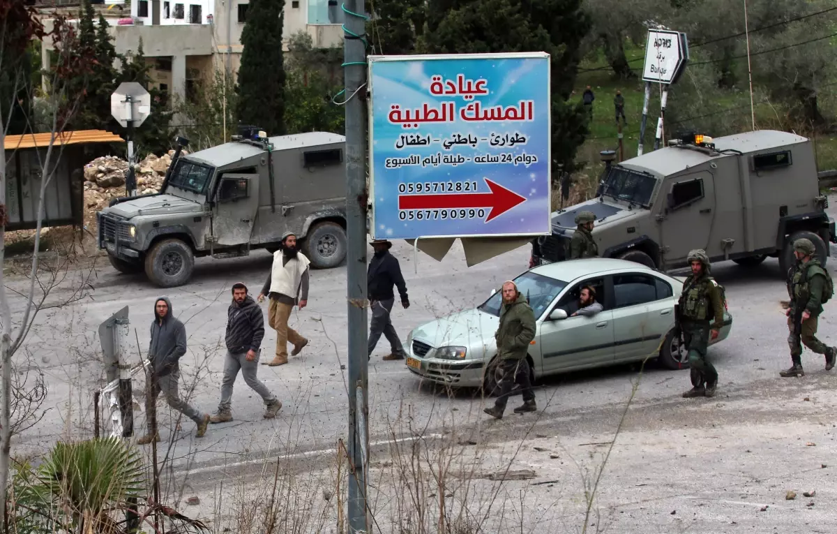 Batı Şeria'da köyleri basan Yahudi yerleşimciler Filistinlilerin mülklerine zarar verdi