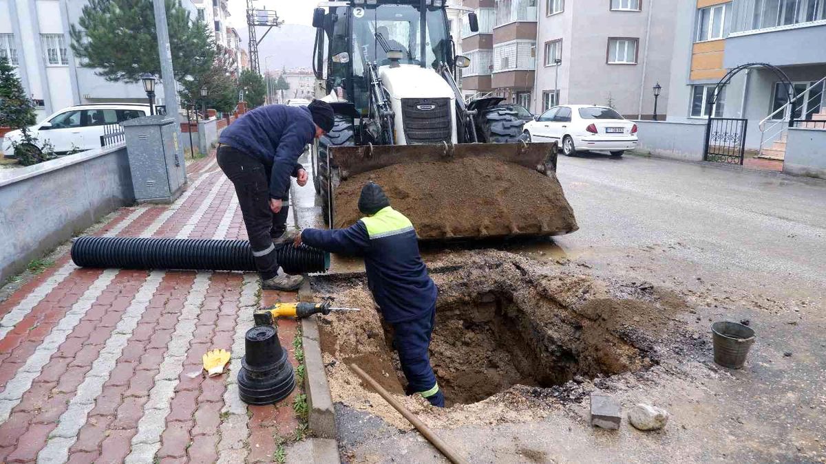 Bozüyük\'te alt yapı çalışmaları devam ediyor