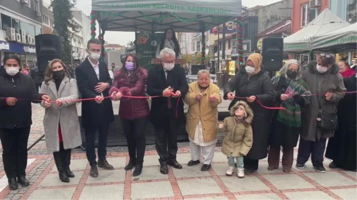 Edirne\'de kadınların tasarladığı hediyelik ürünler yılbaşı için satışa sunuldu