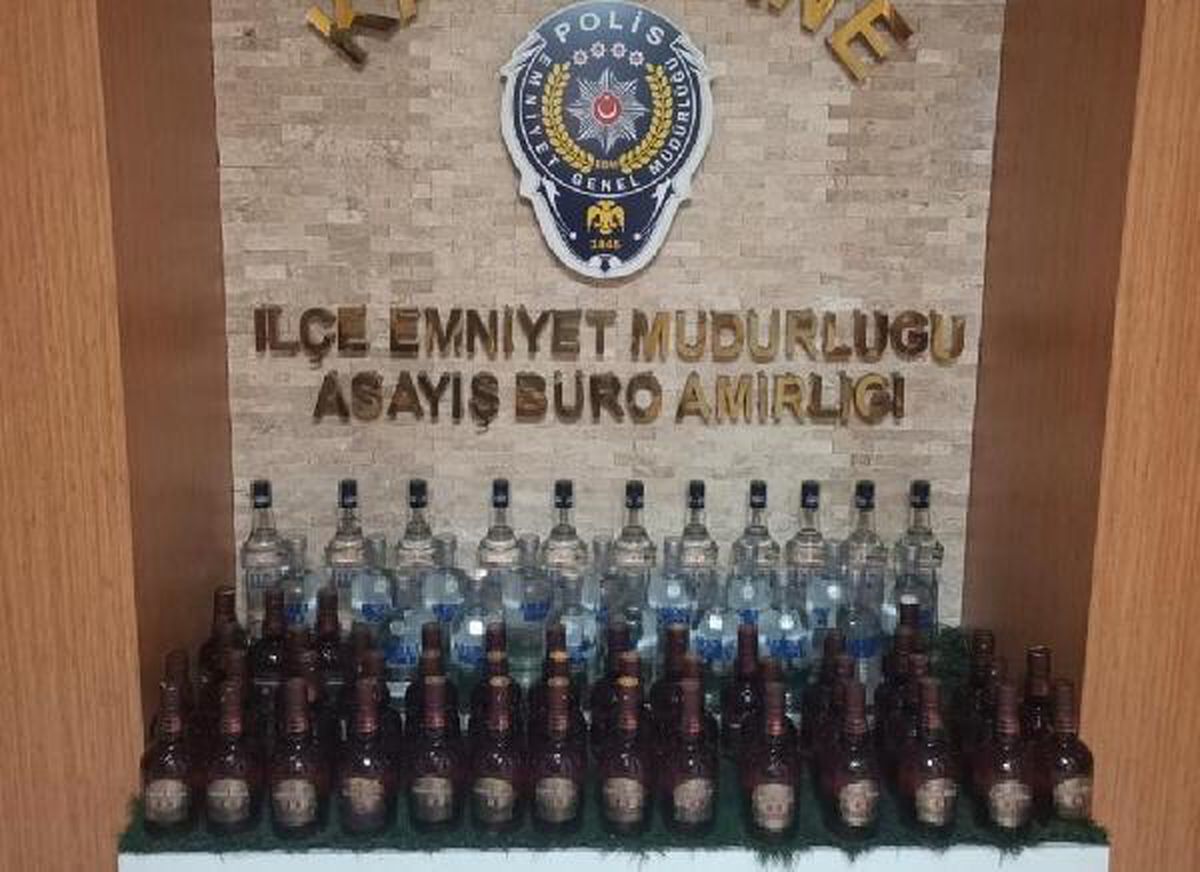 Kağıthane\'de oto tamirhanesine sahte içki operasyonu
