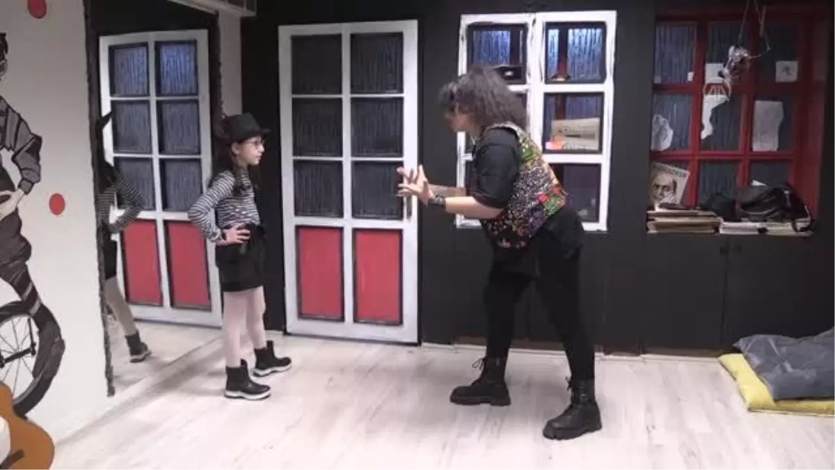 Küçük Elvin, kalbinden kalemine aktardığı masallarla kitap çıkardı