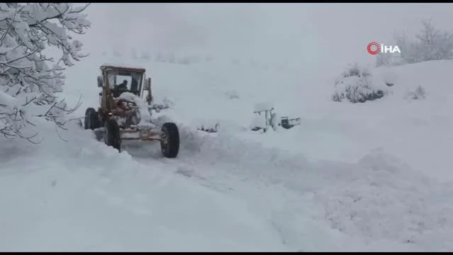 Mersin'de yayla yolları karla kaplandı
