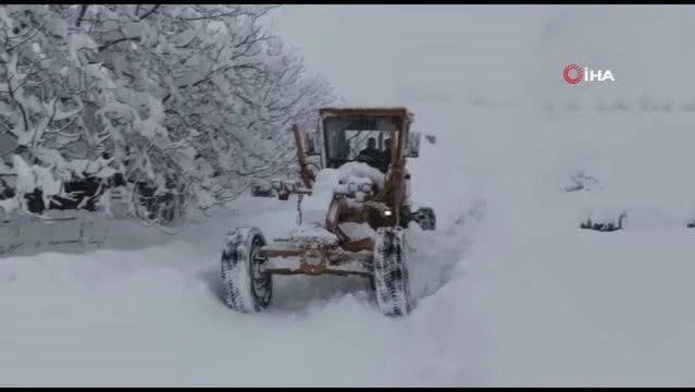 Mersin'de yayla yolları karla kaplandı