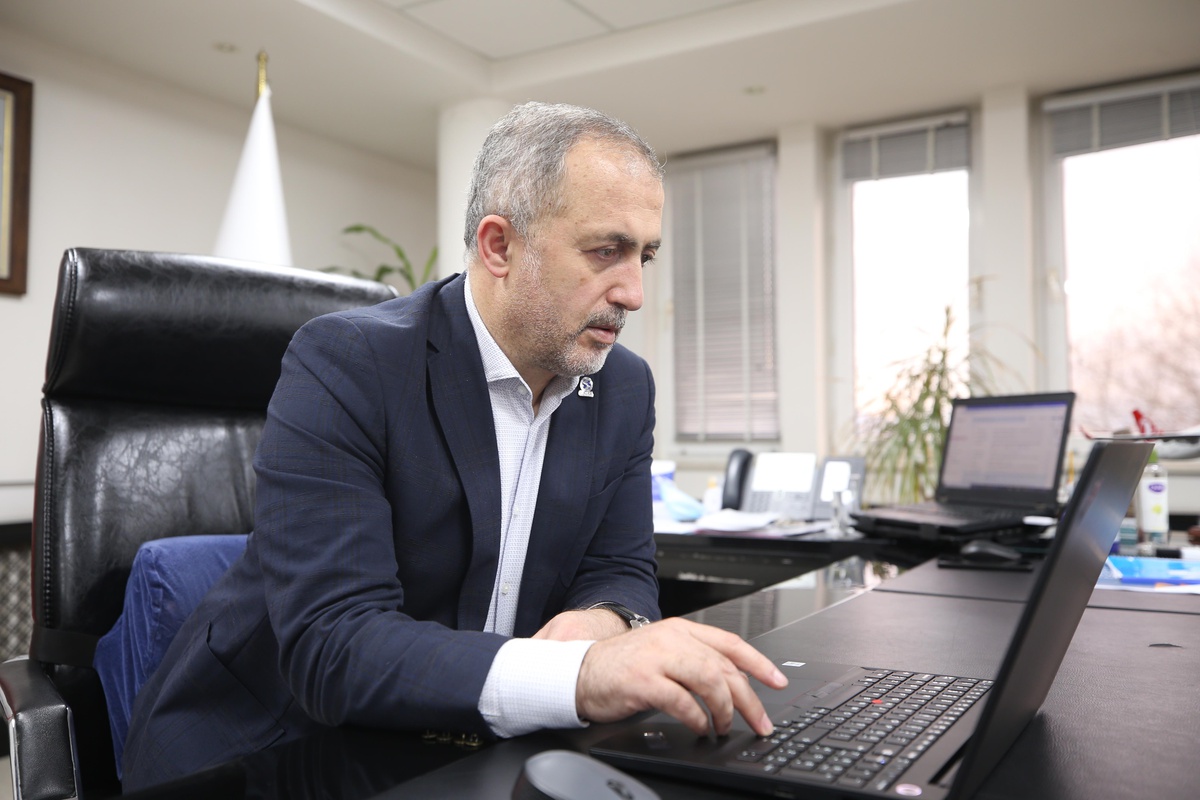 SAÜ Rektörü Savaşan, AA\'nın "Yılın Fotoğrafları" oylamasına katıldı