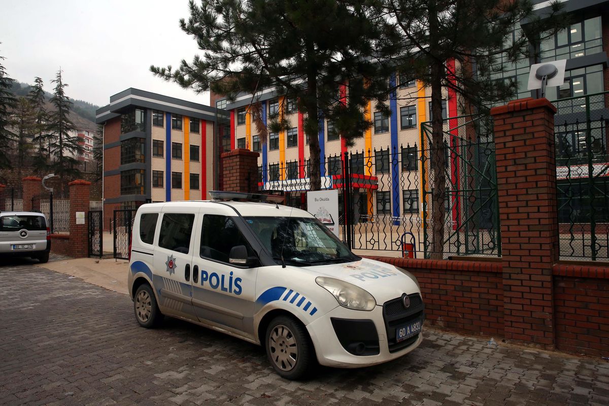 Tokat'ta lise öğrencisi, okulun müdür yardımcısını bıçakladı