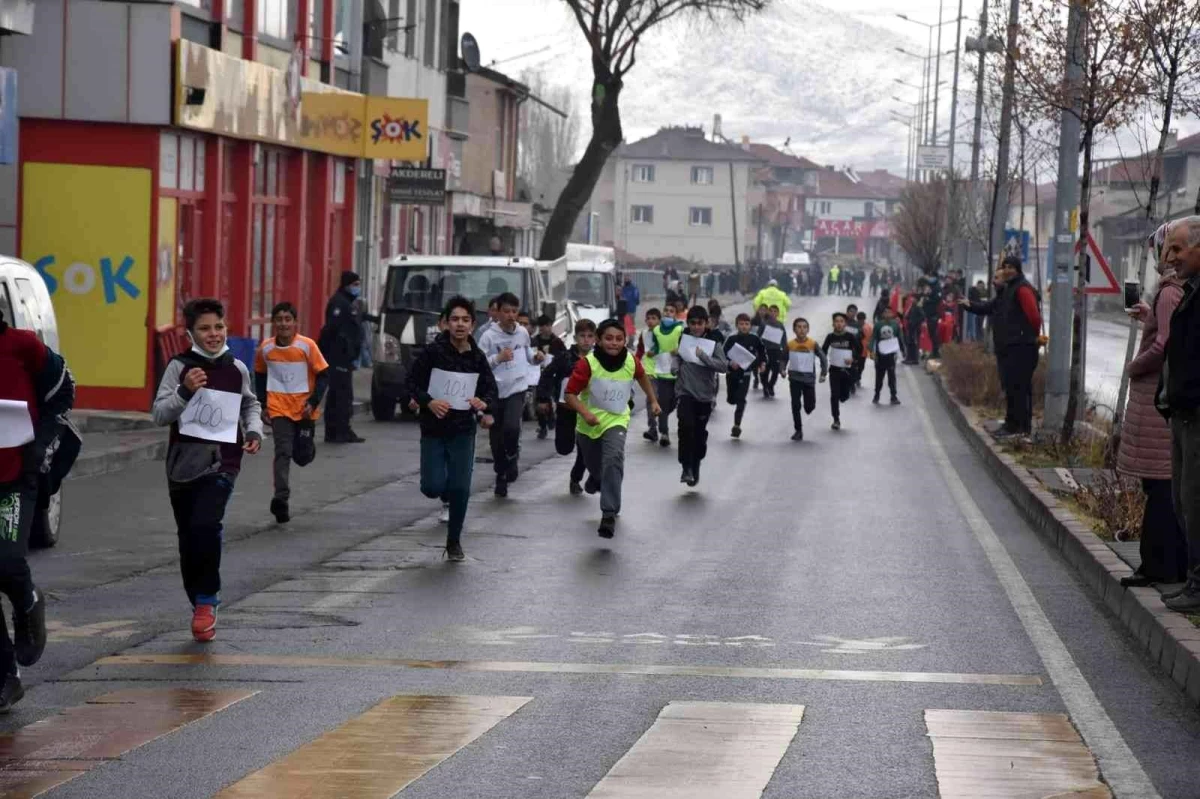 Tomarza\'da Atatürk Koşusu düzenlendi