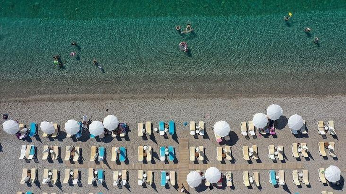 Türkiye, turizmde Akdeniz\'in lideri oldu! Fransa, İspanya ve İtalya\'yı geçti