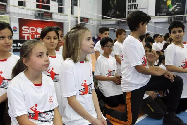 TVF Şırnak'ta Fabrika Voleybol Okulu açtı