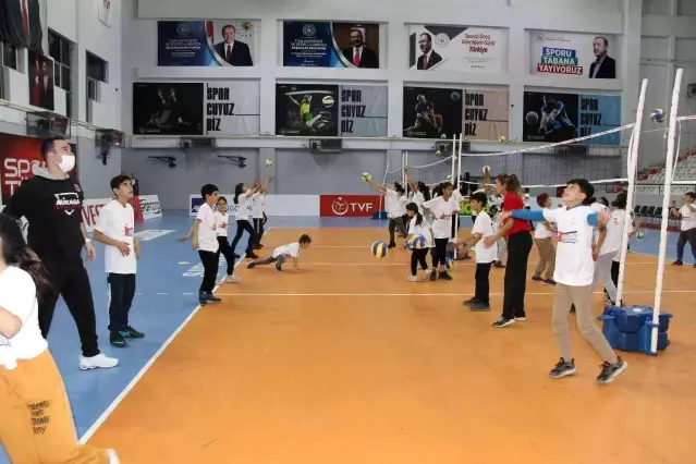 TVF Şırnak'ta Fabrika Voleybol Okulu açtı