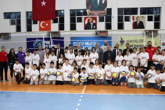 TVF Şırnak'ta Fabrika Voleybol Okulu açtı