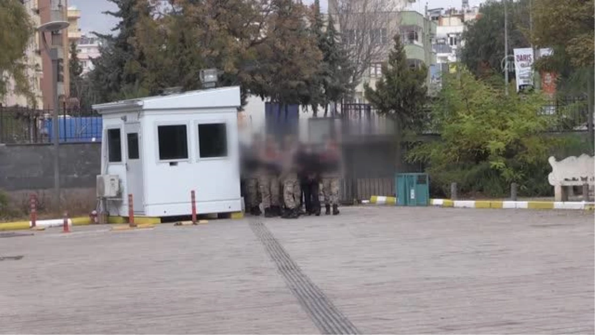 Kilis\'te 57 yabancı uyruklu ve organizatör oldukları iddiasıyla 4 şüpheli yakalandı