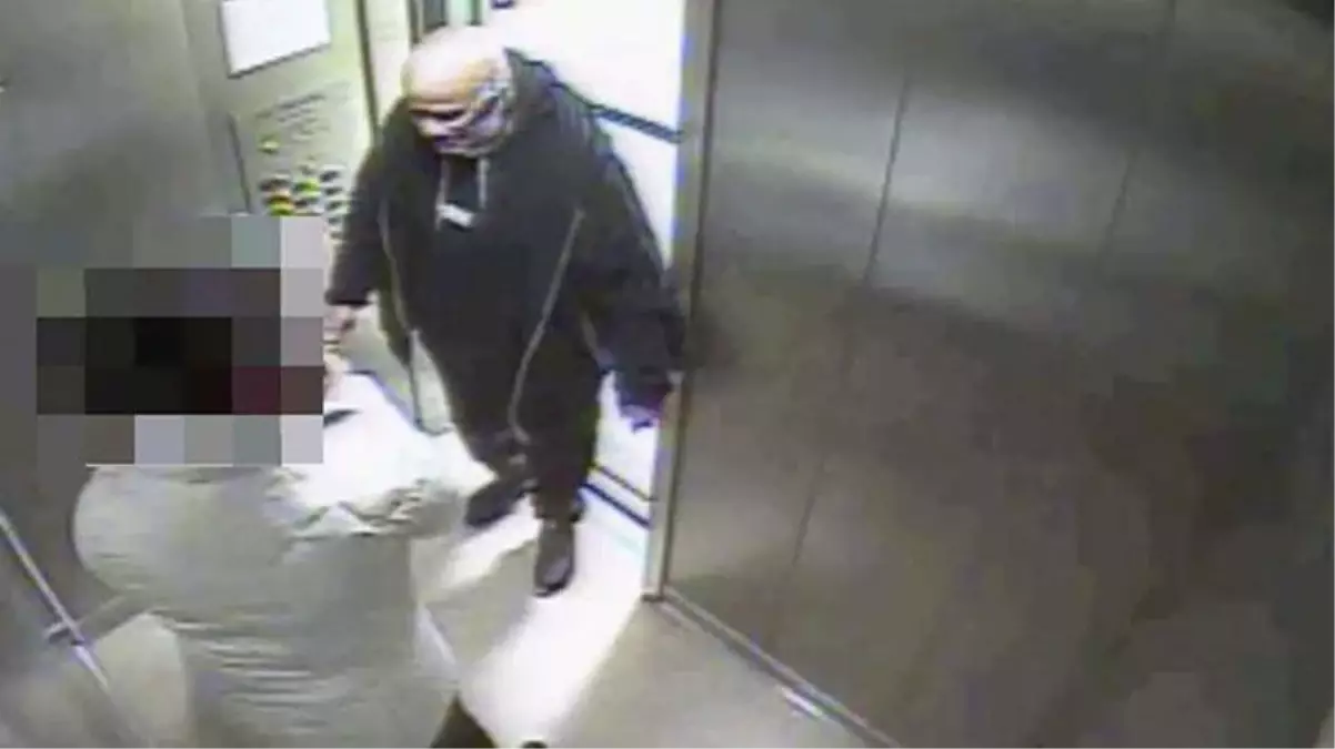 Asansörde iğrenç taciz! Takip ettiği kadının yanında pantolonunu indirdi