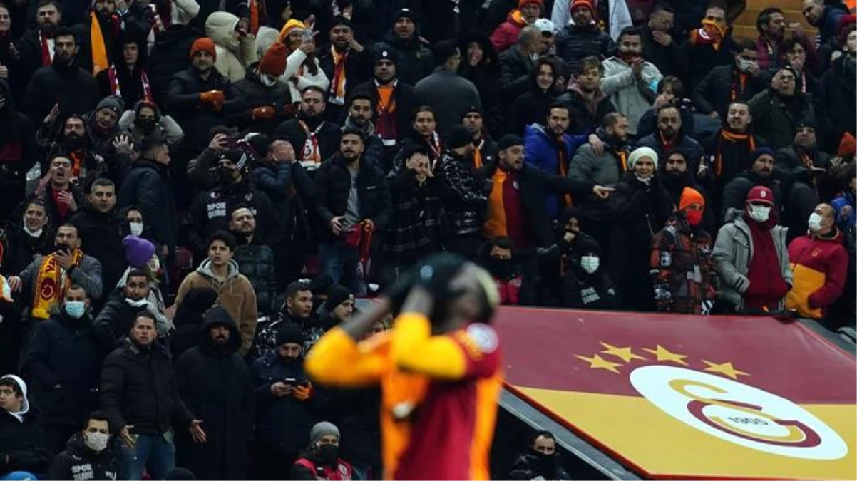 Aslan kabustan uyanamıyor! Başakşehir\'e diş geçiremeyen Galatasaray\'ın galibiyet hasreti 6 maça çıktı