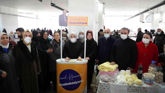 Bu pazarda kadınlar ürettiklerini satıyor