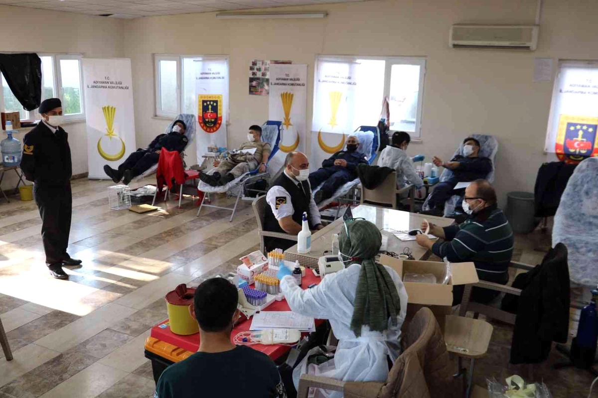 Jandarma personeli kan bağışında bulundu