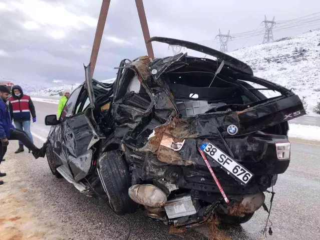 Kahramanmaraş'ta hurda yığınına dönen otomobil 2 askere mezar oldu