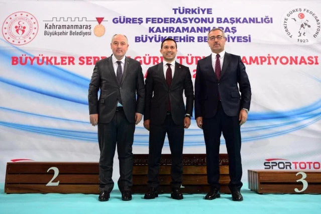 Kahramanmaraş'ta Türkiye Büyükler Serbest Güreş Şampiyonası coşkusu