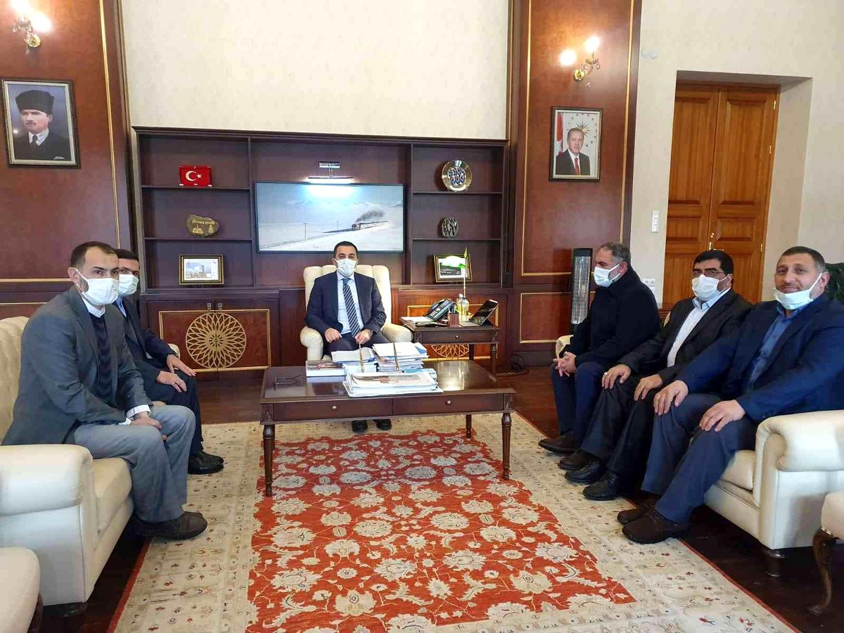 Kars Ehlibeyt Derneği\'nden Vali Türker Öksüz\'e ziyaret