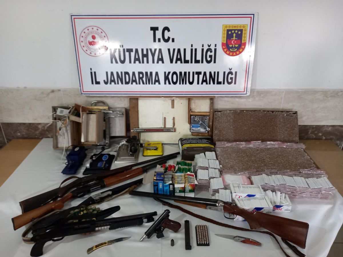Son dakika haberleri | Kütahya\'da kaçakçılık operasyonu