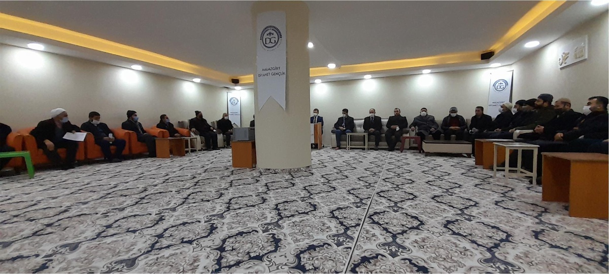 Malazgirt Kaymakamı Demirer, imamlarla istişare toplantısı yaptı