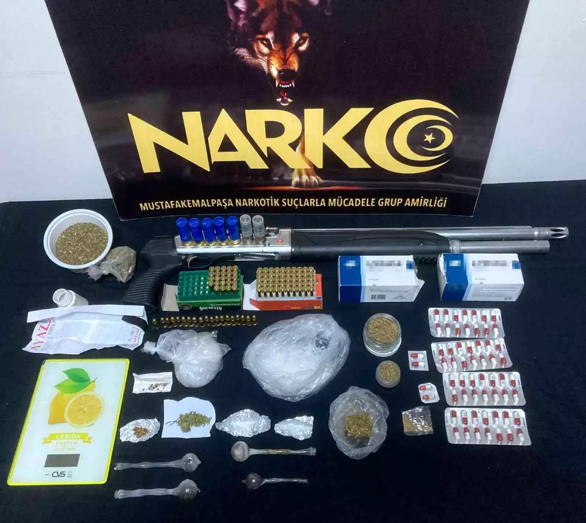Mustafakemalpaşa\'da nefes kesen uyuşturucu operasyonunda 4 tutuklama