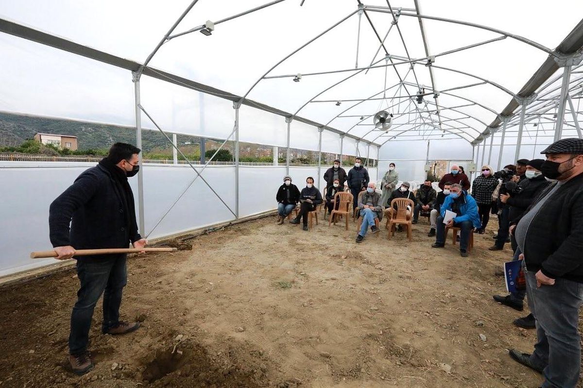 Selçuk Belediyesi'nden üreticilere toprak analizi desteği