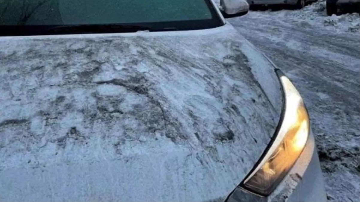 Korkutan görüntü! Ukrayna'ya siyah kar yağdı