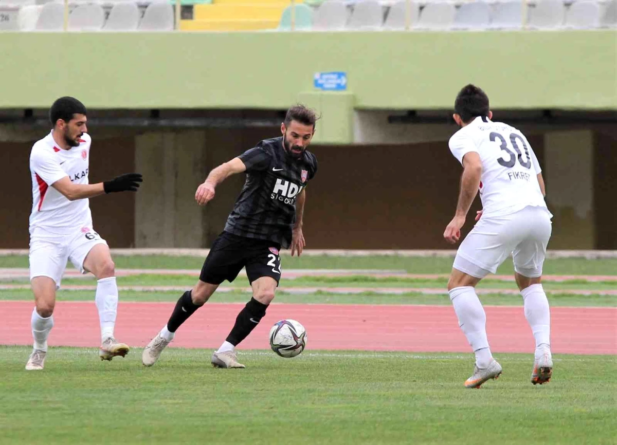 TFF 3. Lig: Bergama Belediyespor: 2 Nevşehir Belediyespor: 2