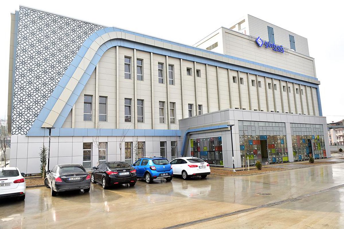 Vali Baruş Yapımı Devam Eden Battalgazi Devlet Hastanesinde İncelemelerde Bulundu